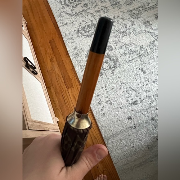 Louis Vuitton Monogram Umbrella - Picture 6 of 9